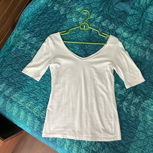 ALLOY White Mid-long Sleeve Tee - Picture 1 of 9